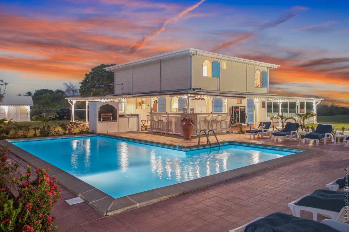 49 Location-villa-Martinique_ jardin et piscine 3